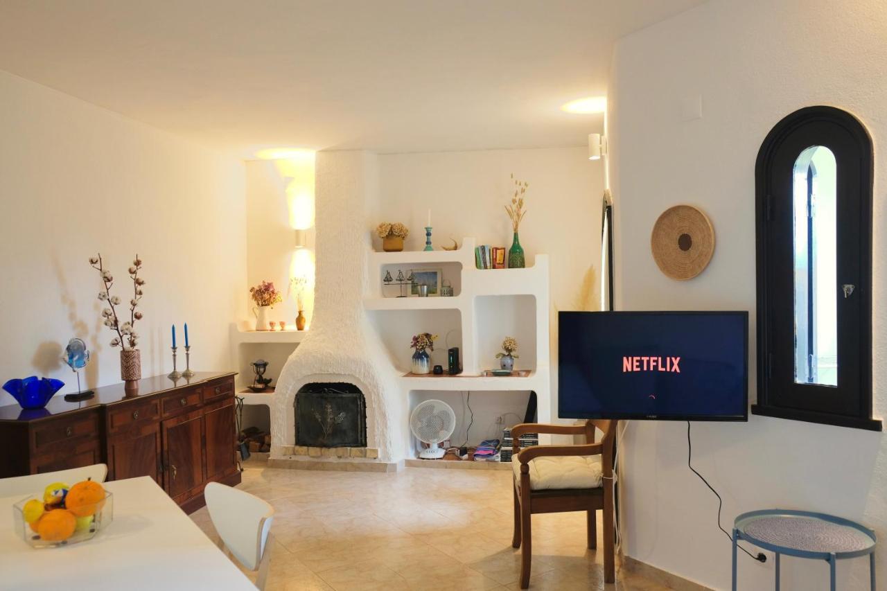Peaceful & Spacious Apt With Parking & Queen Bed Καρβοέιρο Εξωτερικό φωτογραφία