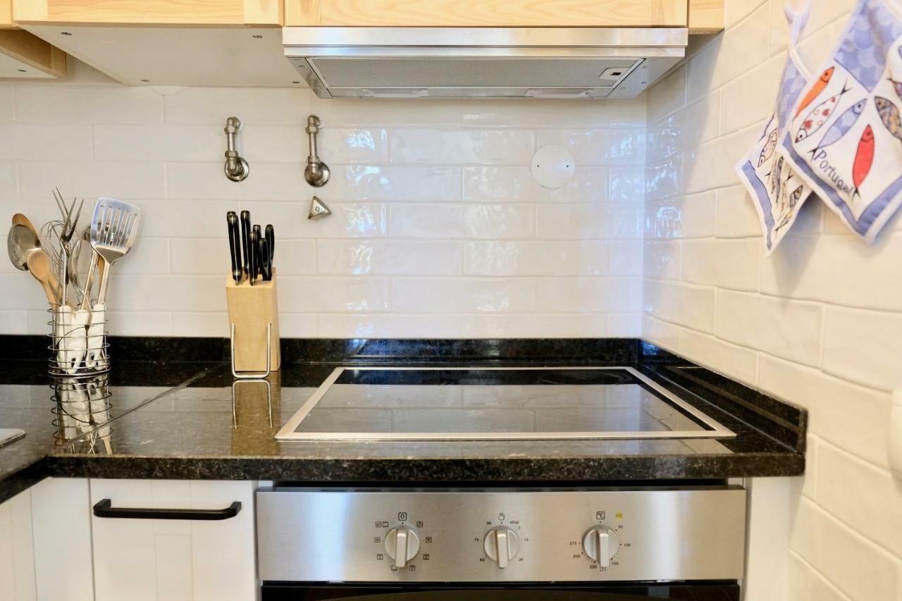 Peaceful & Spacious Apt With Parking & Queen Bed Καρβοέιρο Εξωτερικό φωτογραφία